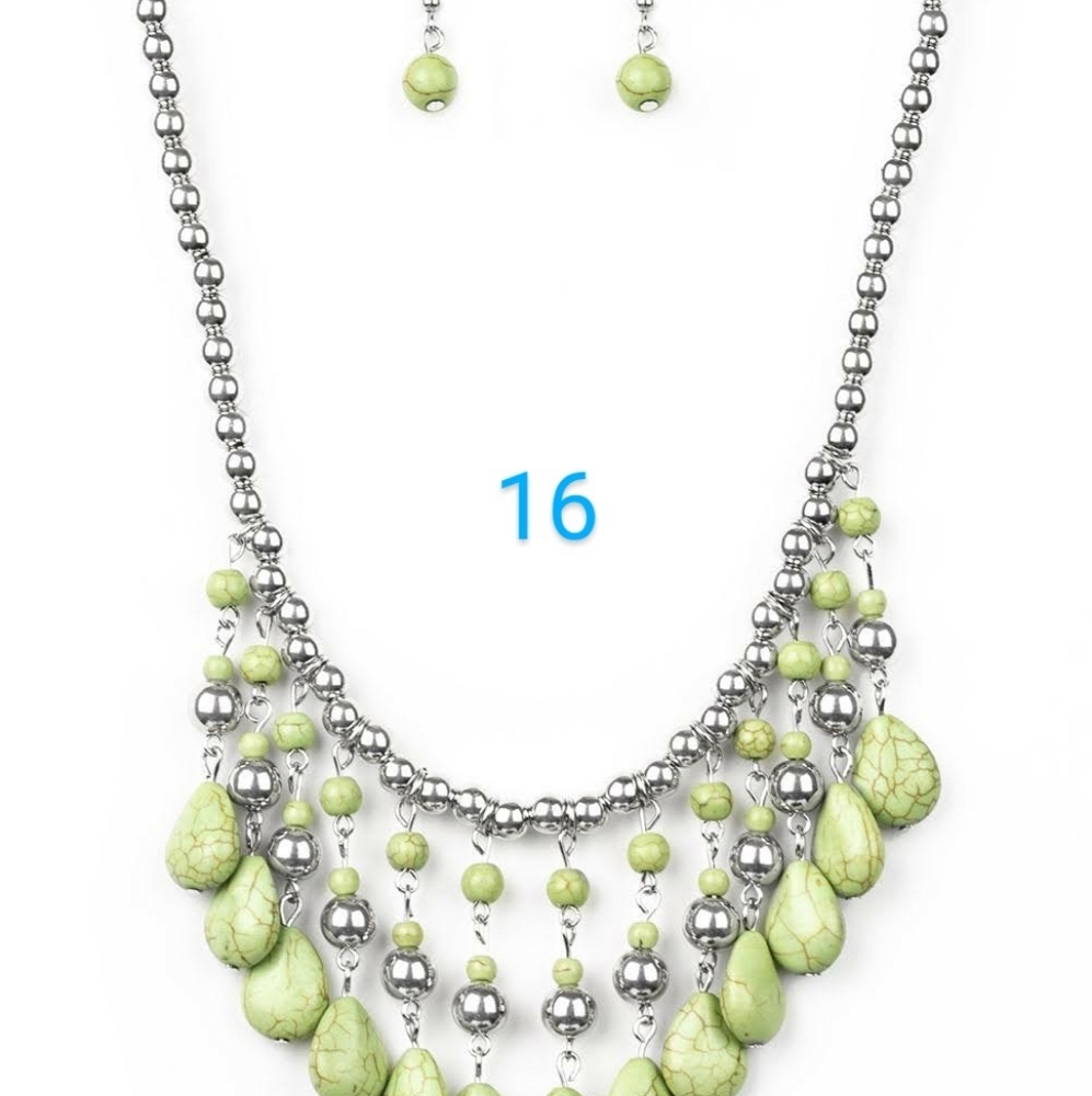 Paparazzi jewelry necklace set